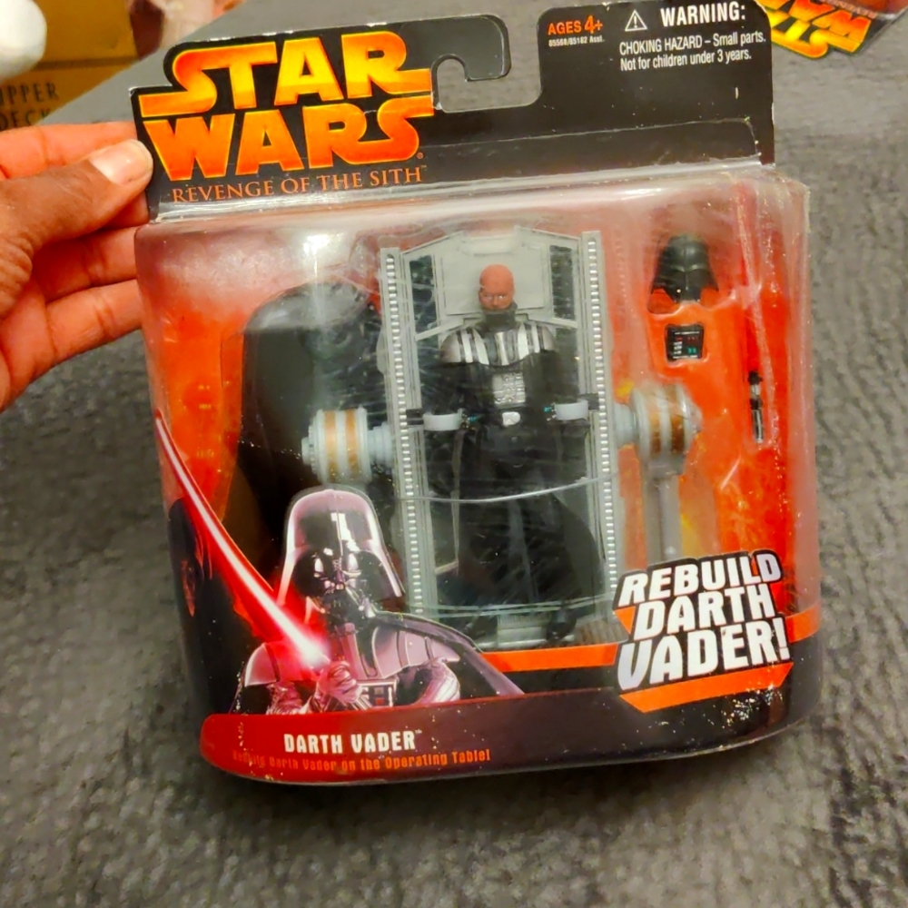 Star Wars Revenge of the Sith REBUILD DARTH VADER Hasbro 2005 SEALED